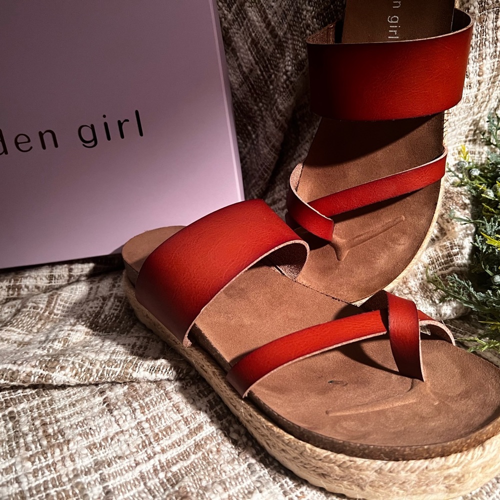 madden girl sandals - size 9